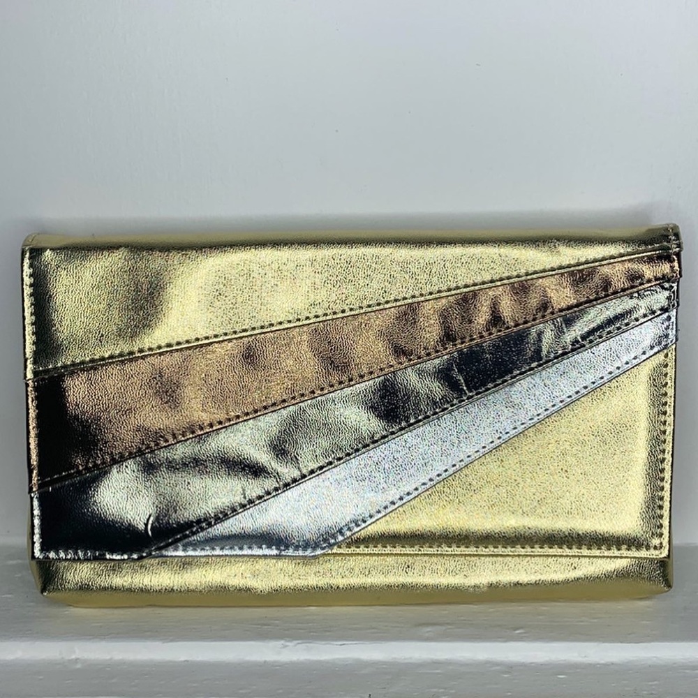 GOLD CLUTCH